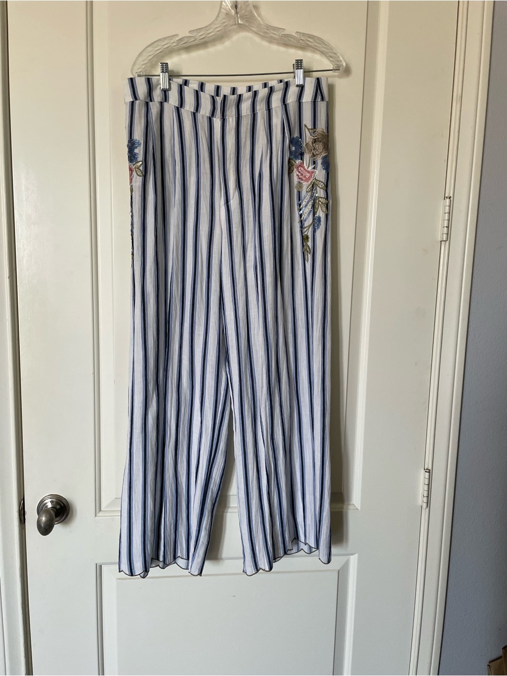 Aratta Striped Wide-Leg Embroidered Pocket Pants - Blue & White